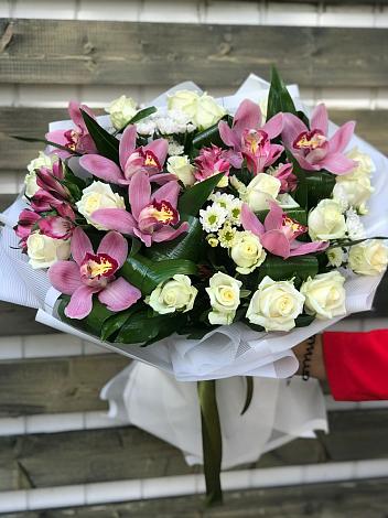 Букет цветов из: Розы и Хризантемы в Большом Камне