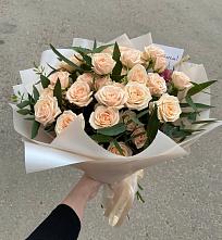 Букет Кремовые розы Латте в Большом Камне